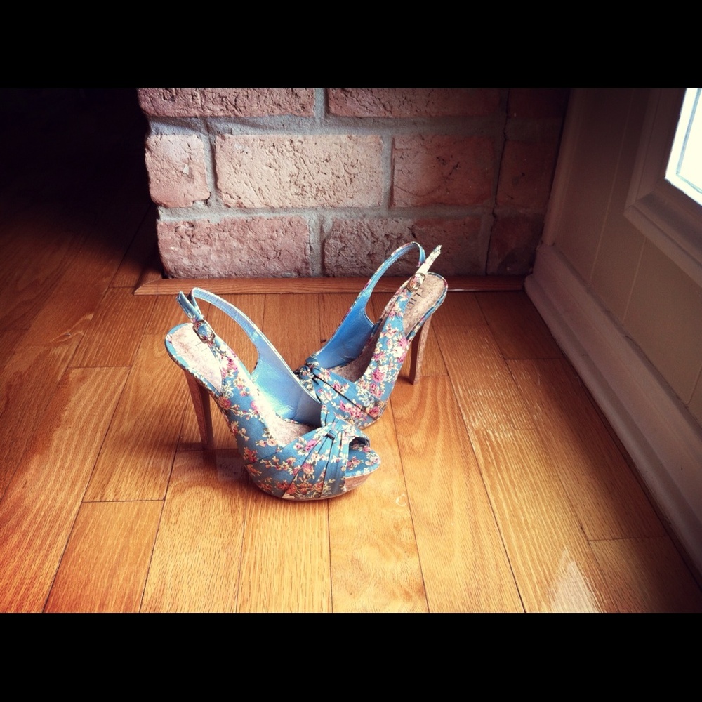 SALE Blue Floral Denim Pumps + Cork Heels - Picture 3 of 4